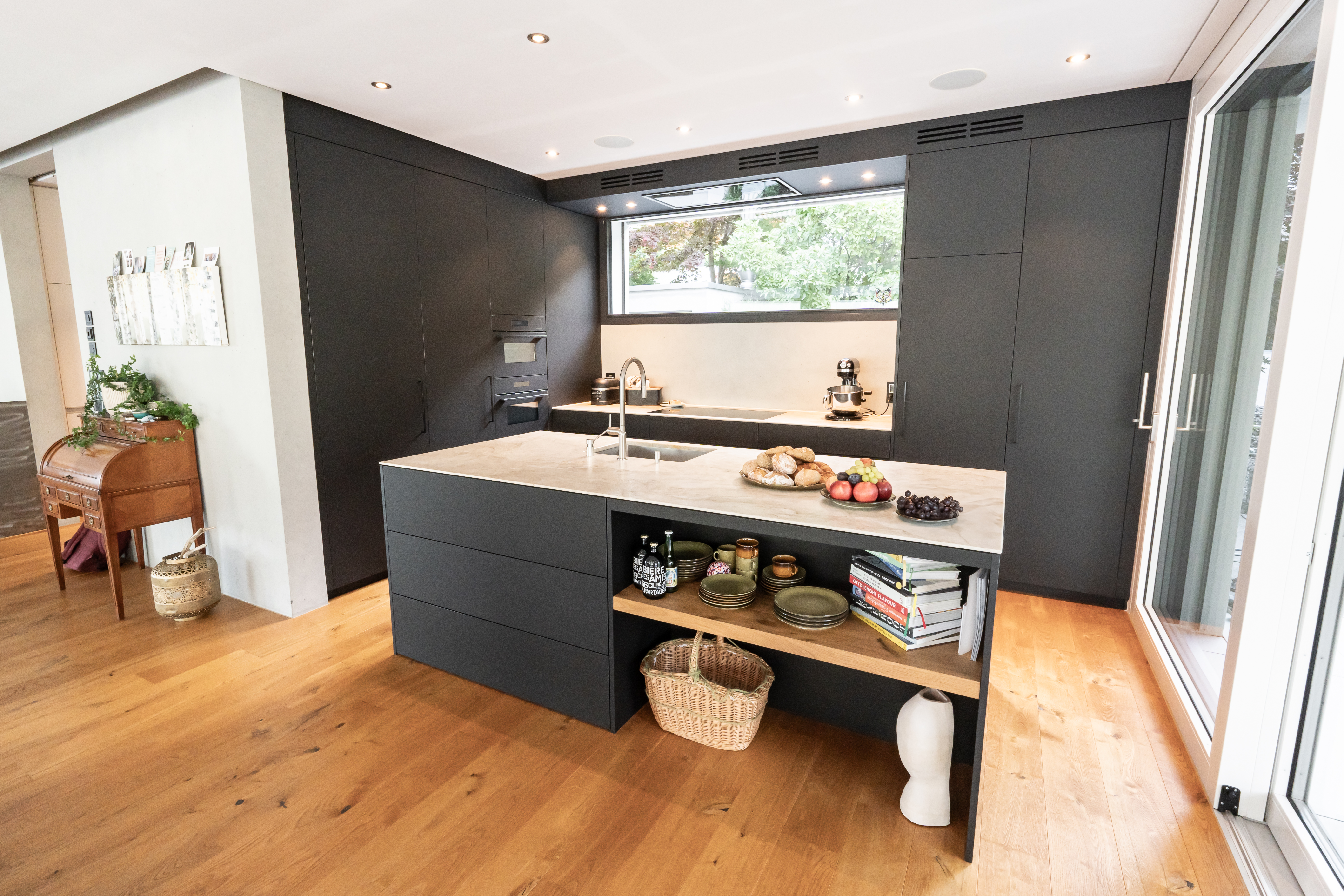 Einbauküche & Terrassenplatz